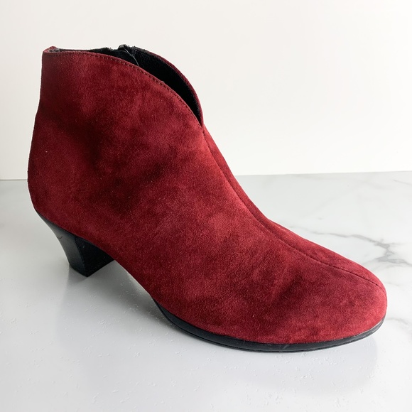 munro robyn booties